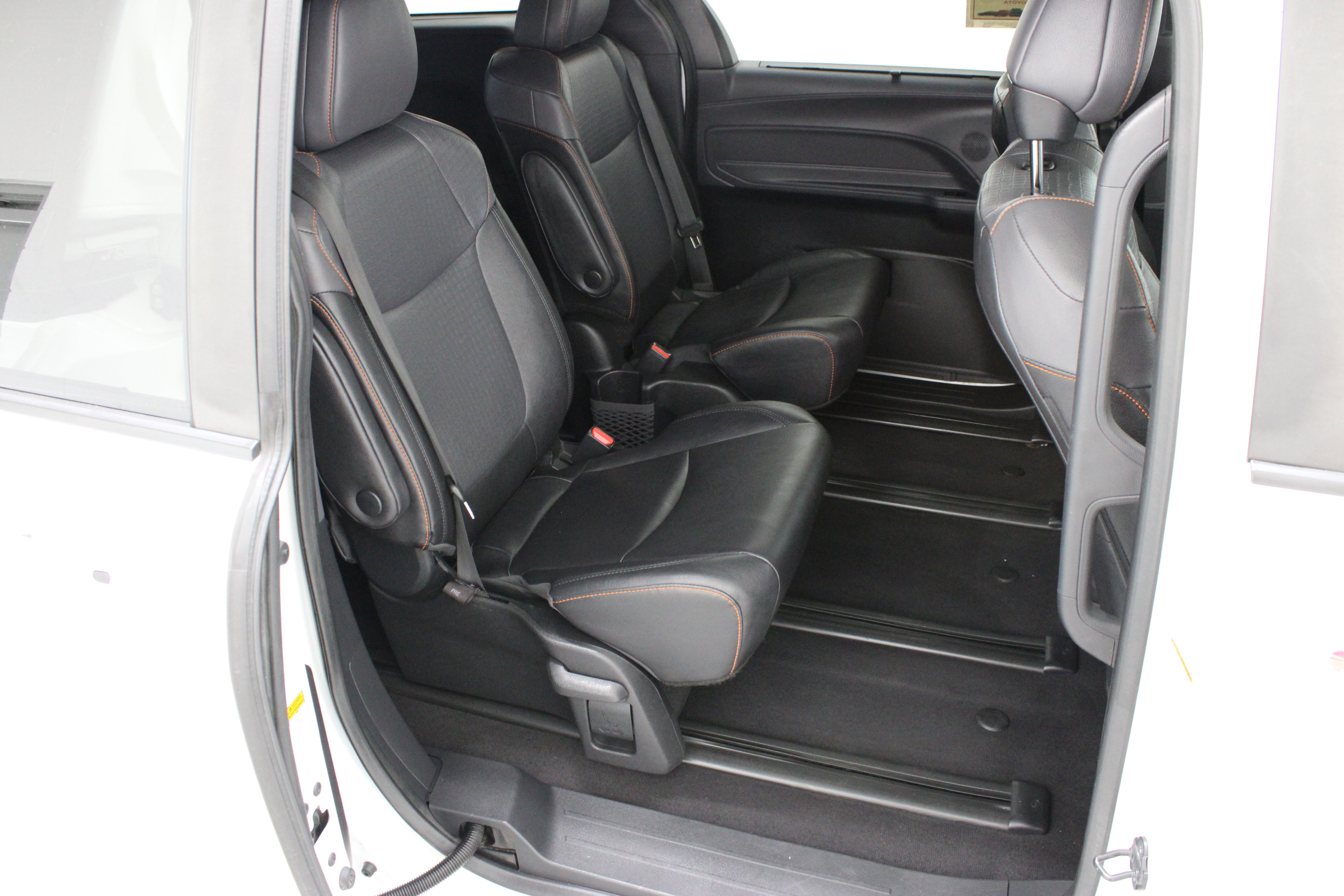 Used 2023 Toyota Sienna XSE FWD image 37
