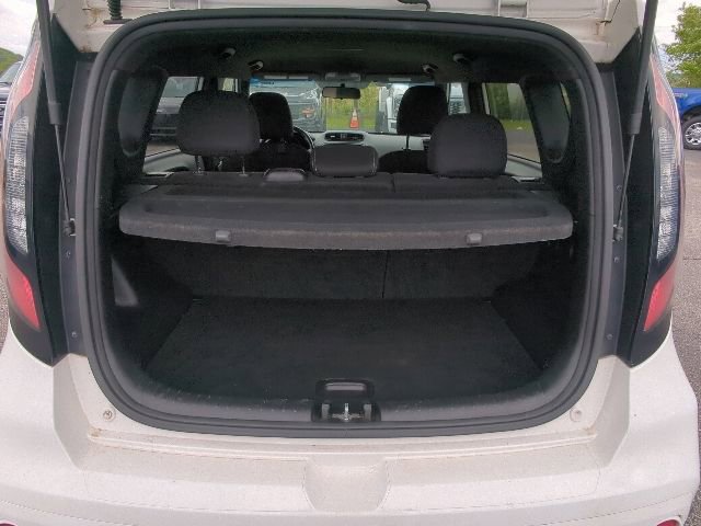 Used 2017 Kia Soul + FWD image 30