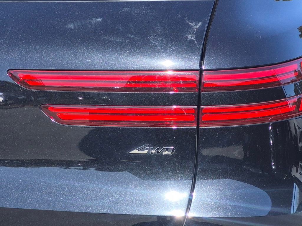 Used 2023 Genesis GV70 2.5T w/ Select Package image 11