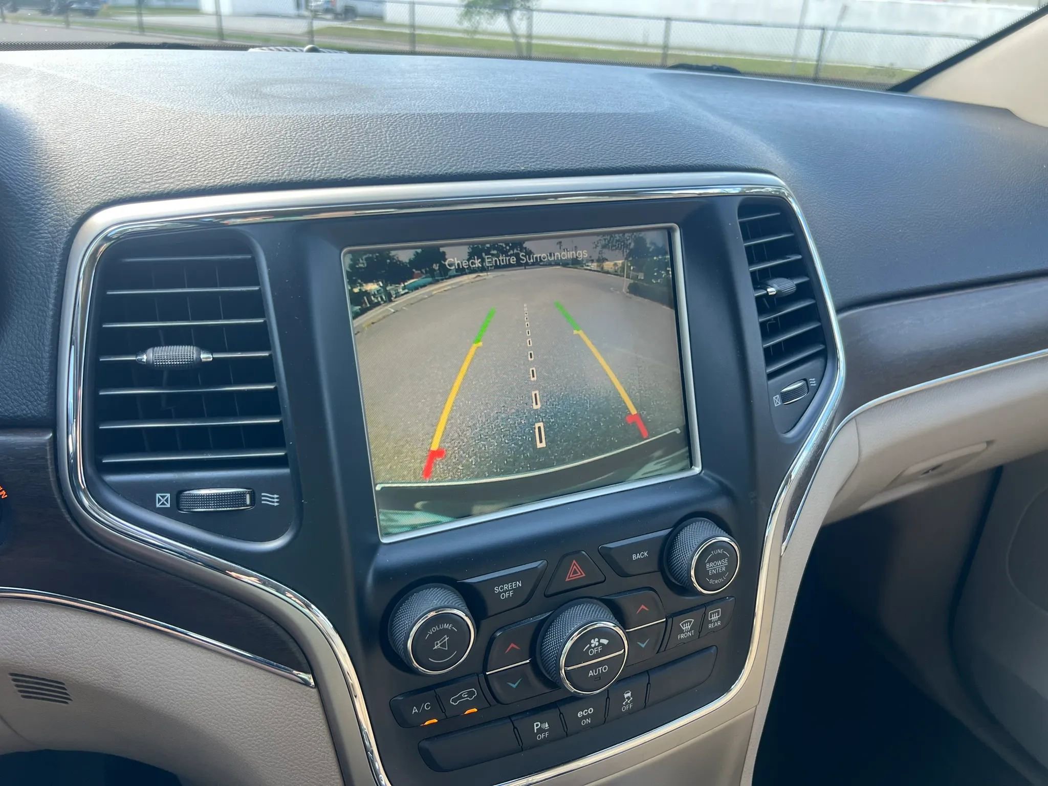 Used 2015 Jeep Grand Cherokee Limited RWD image 16