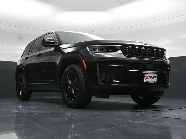 New 2026 Jeep Grand Cherokee Altitude AWD/4WD image 57