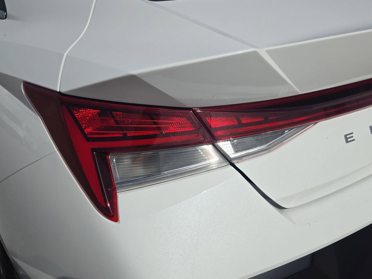 Used 2025 Hyundai Elantra Limited image 34