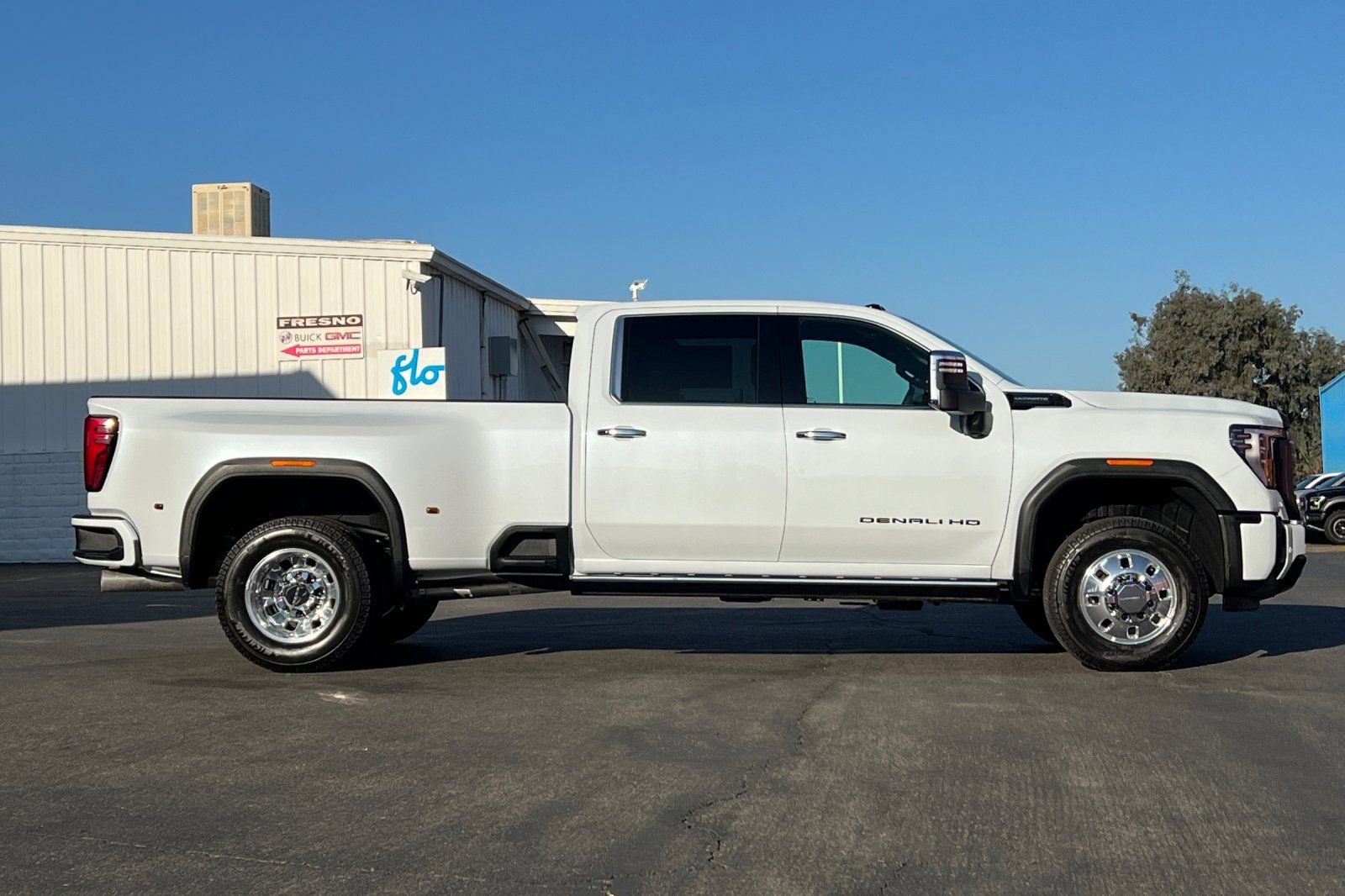 New 2026 GMC Sierra 3500 Denali Ultimate w/ LPO, Black Badging Package image 4