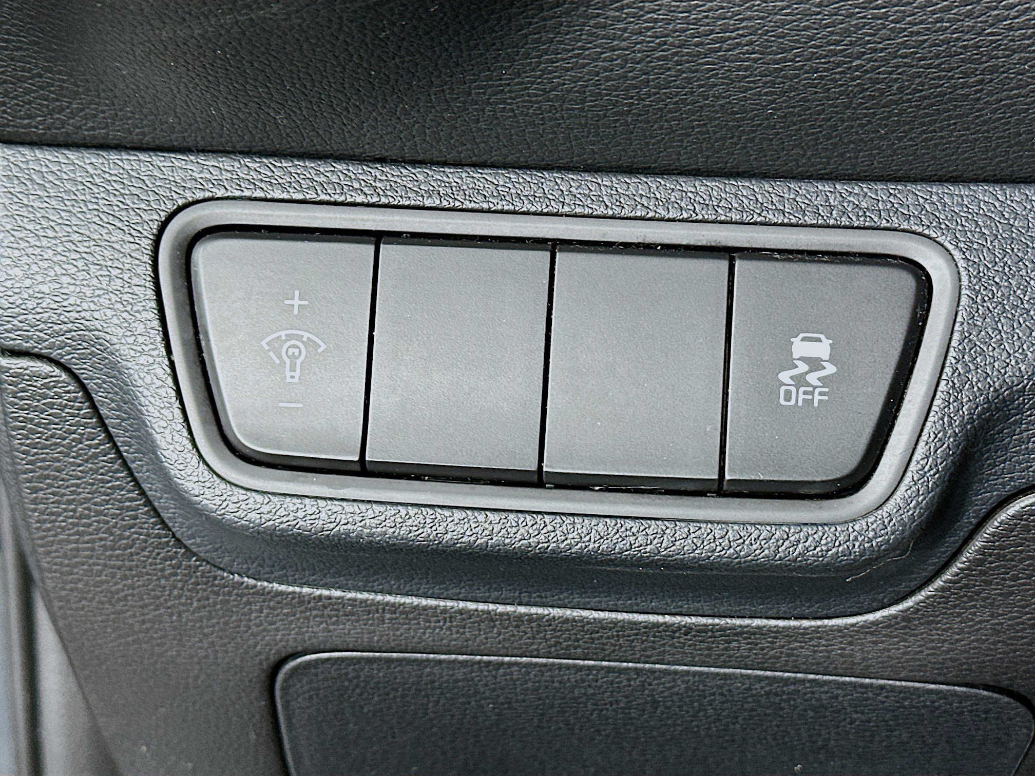 Used 2024 Kia Forte LXS image 17