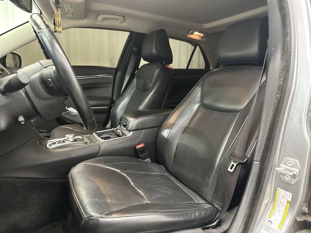 Used 2016 Chrysler 300 C image 15