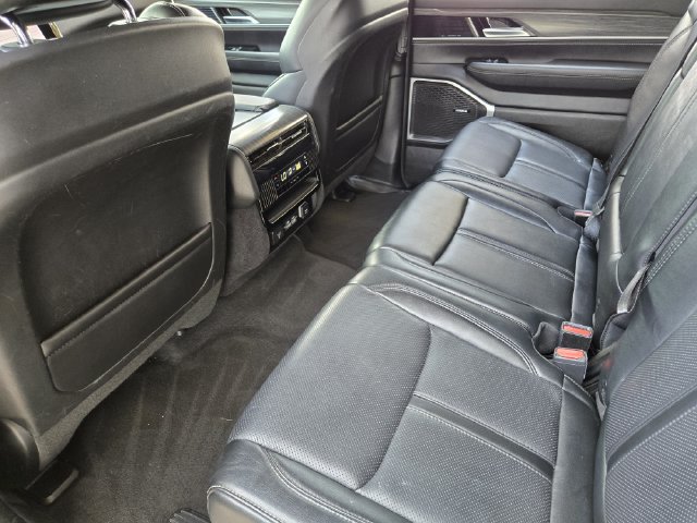 Certified 2024 Jeep Wagoneer Series II w/ Flexible Seating Group AWD/4WD image 29