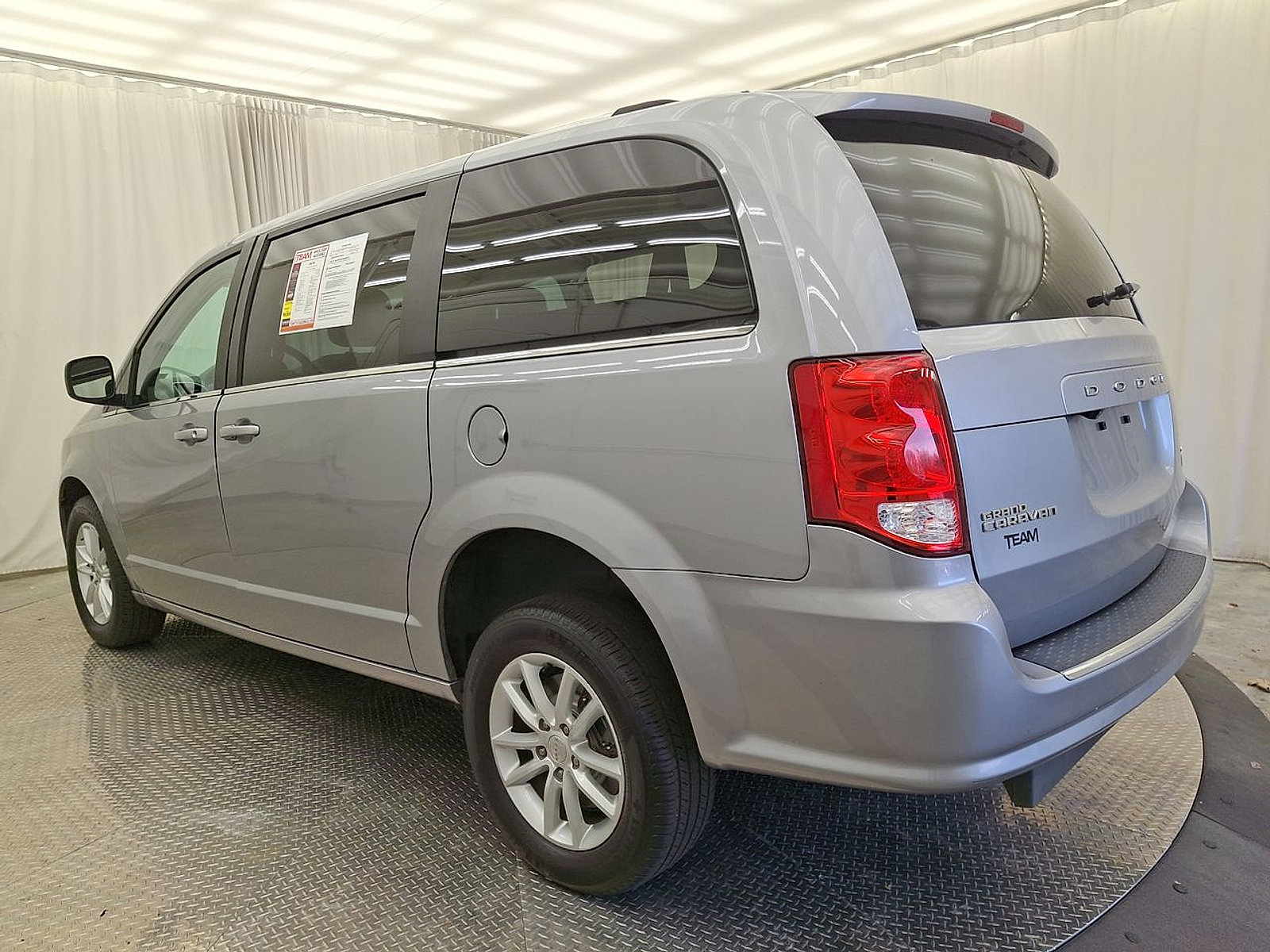 Used 2019 Dodge Grand Caravan SXT image 21