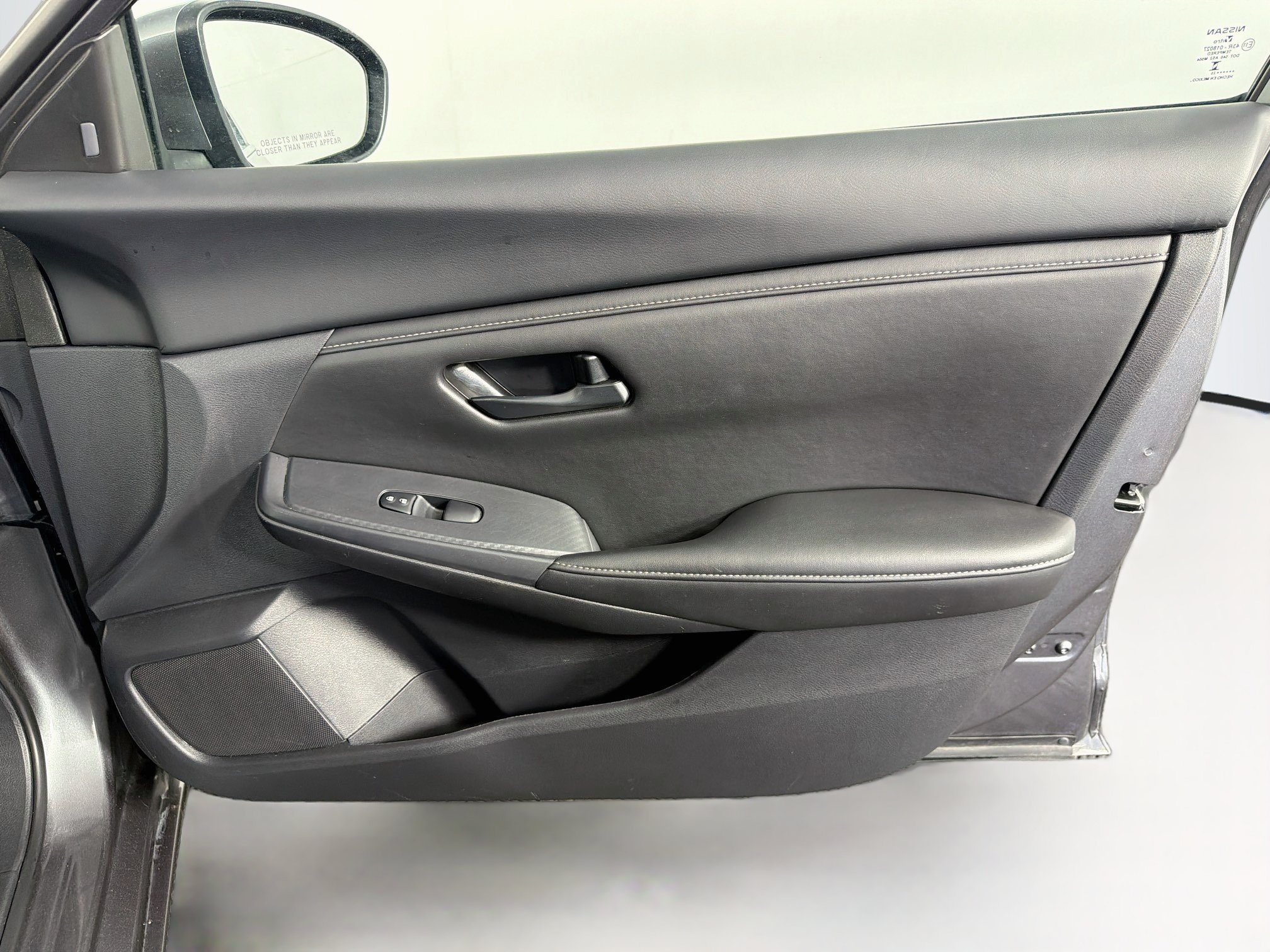 Used 2025 Nissan Sentra S FWD image 32
