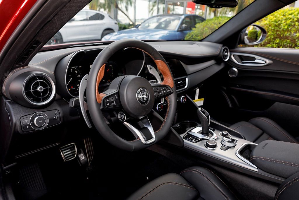 New 2025 Alfa Romeo Giulia AWD w/ Driving Assist Package image 25