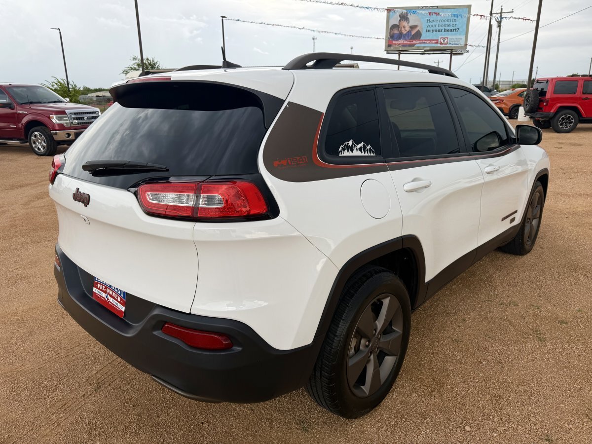 Used 2016 Jeep Cherokee 75th Anniversary FWD image 8