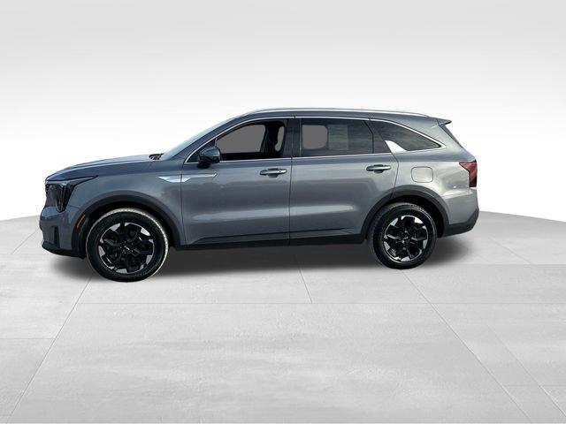 Used 2024 Kia Sorento S image 2