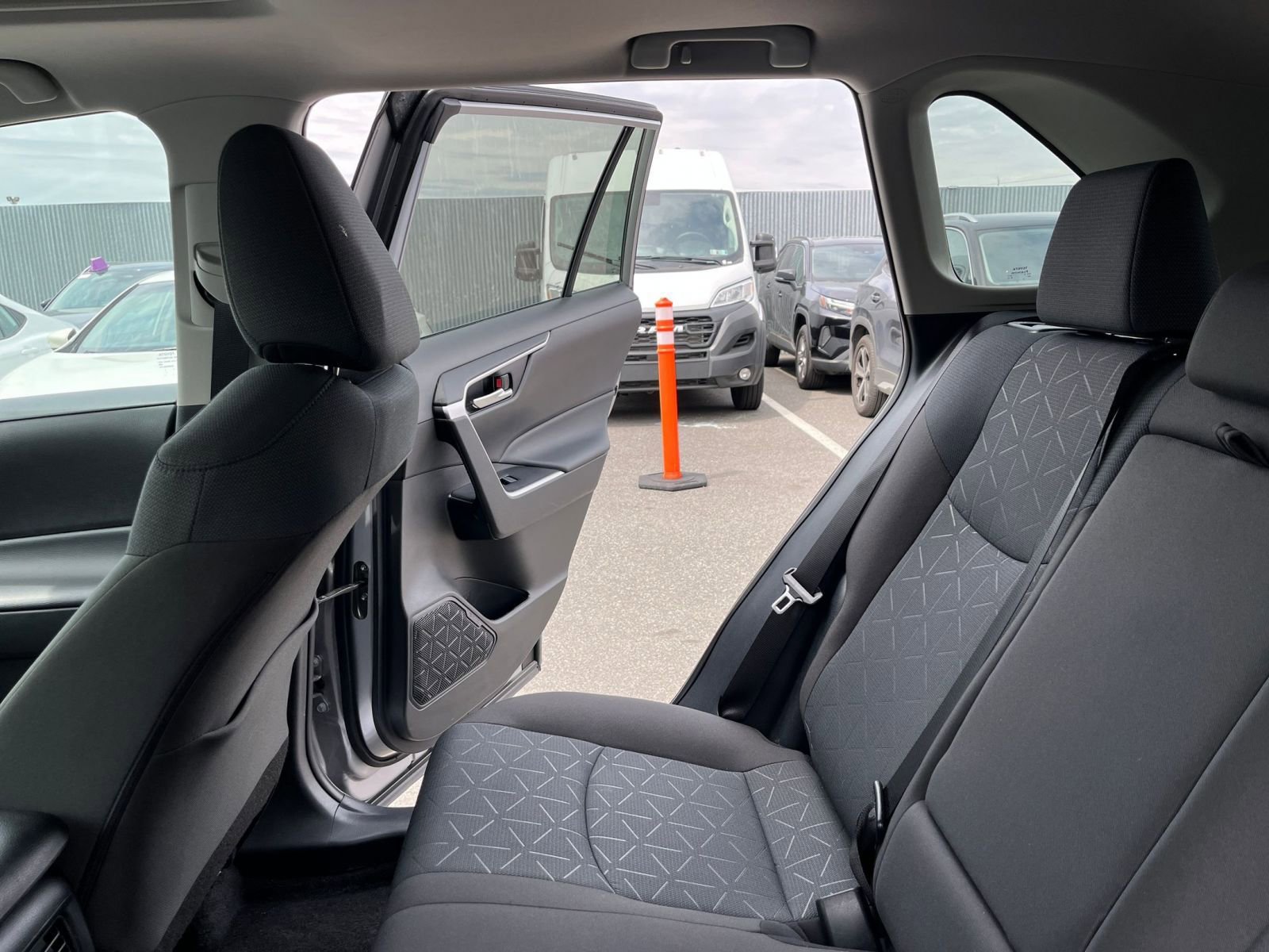 Used 2025 Toyota RAV4 XLE w/ Convenience Package AWD/4WD image 39