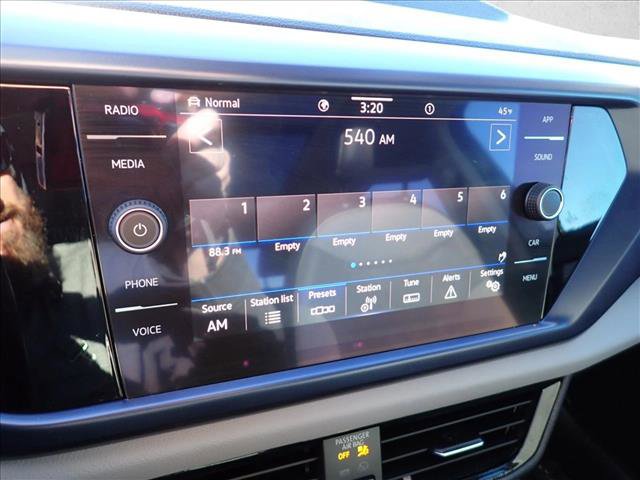 Used 2022 Volkswagen Taos SE w/ Panoramic Sunroof Package image 23