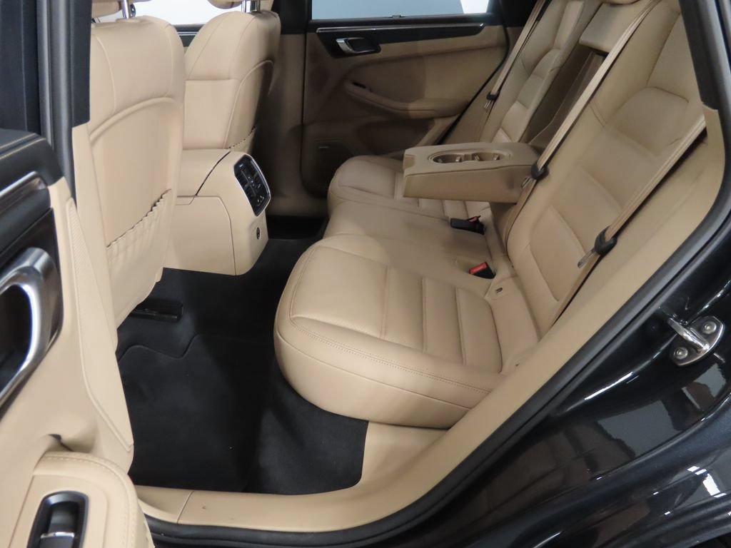 Certified 2026 Porsche Macan GTS AWD/4WD image 40