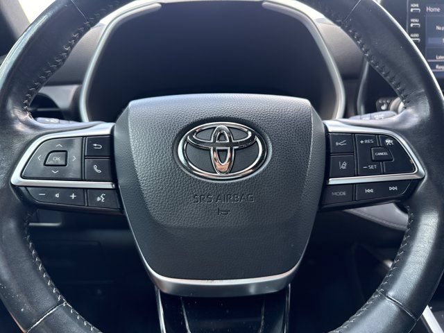 Used 2021 Toyota Highlander XSE FWD image 25