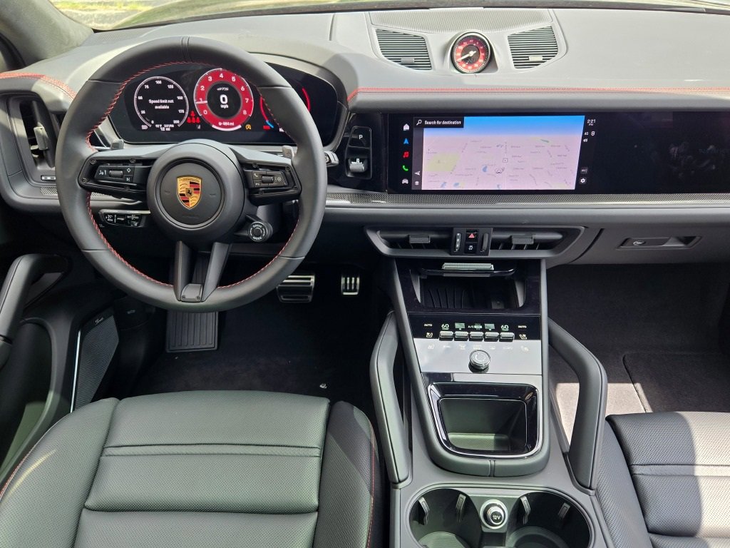 New 2025 Porsche Cayenne GTS image 33