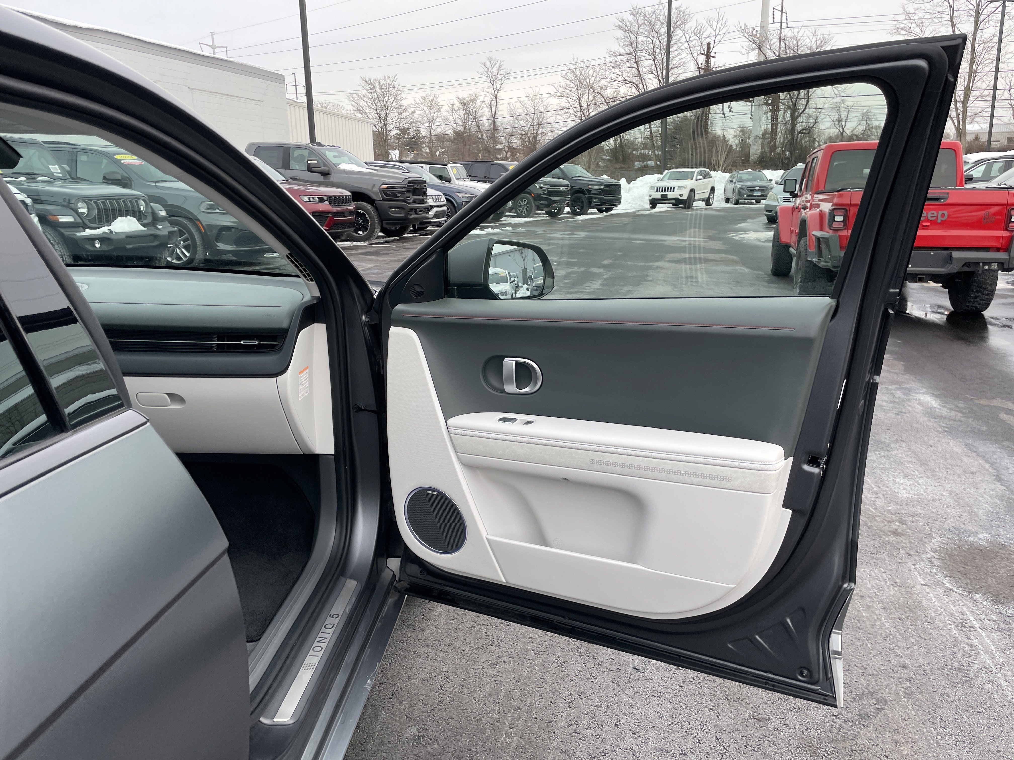 Used 2023 Hyundai Ioniq 5 Limited image 10