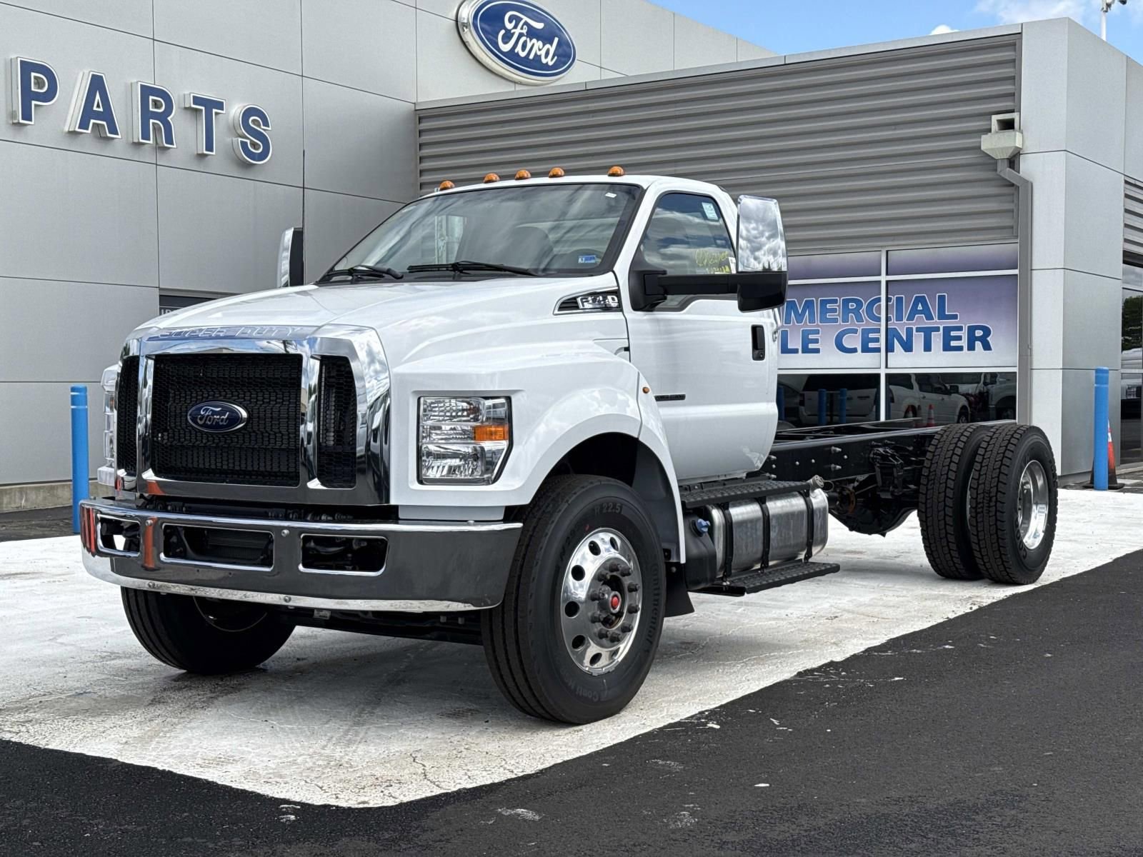 New 2027 Ford F750 2WD Regular Cab Super Duty image 7