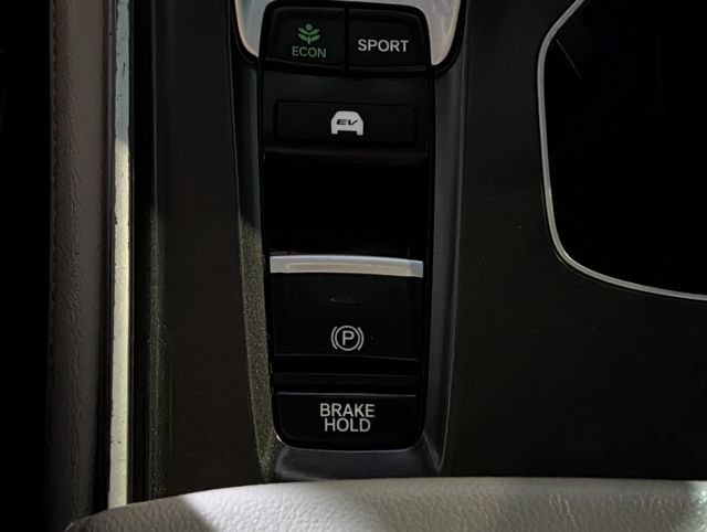 Used 2019 Honda Accord Touring image 16