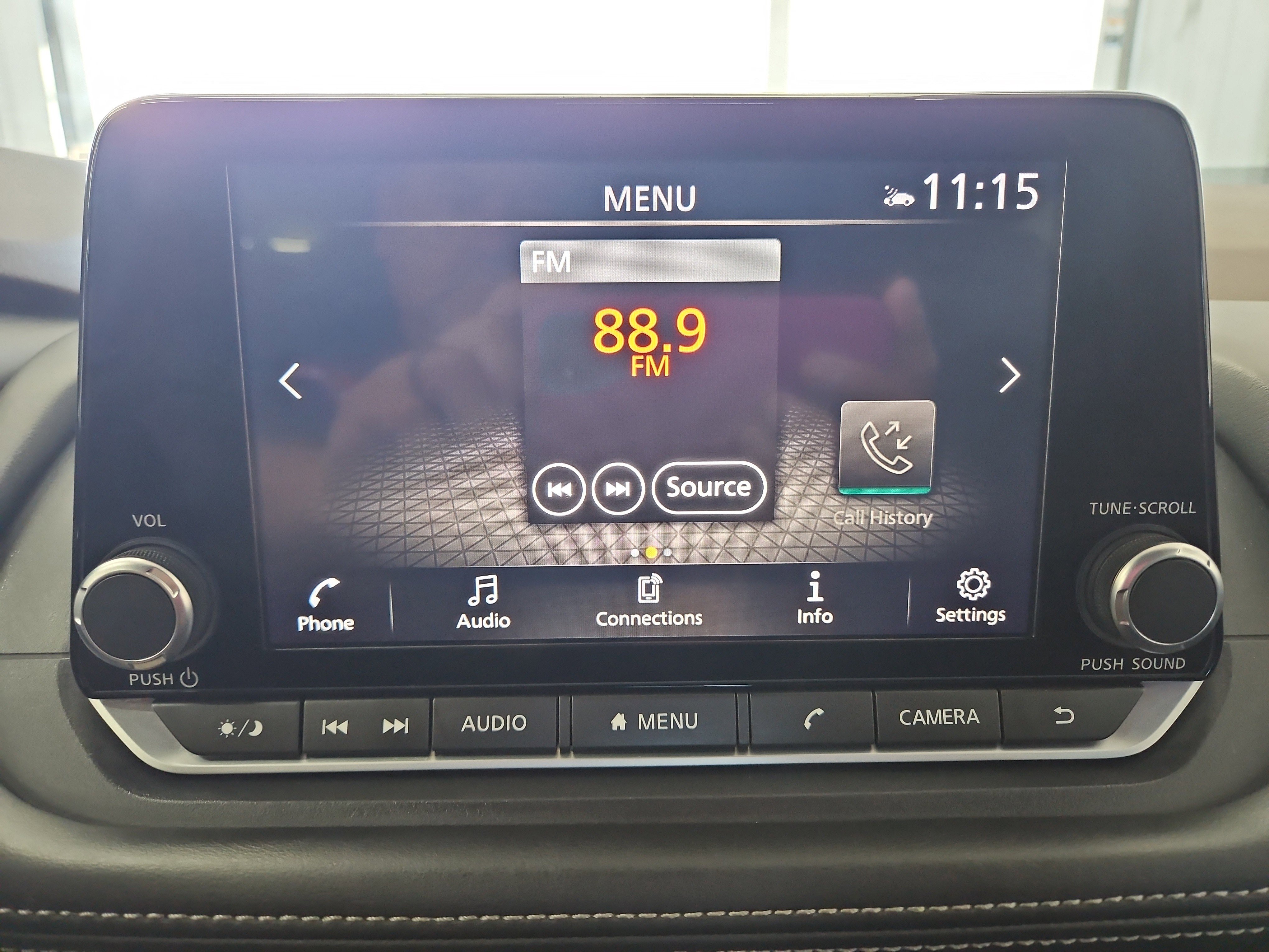 Used 2023 Nissan Rogue SV w/ SV Premium B Package image 17