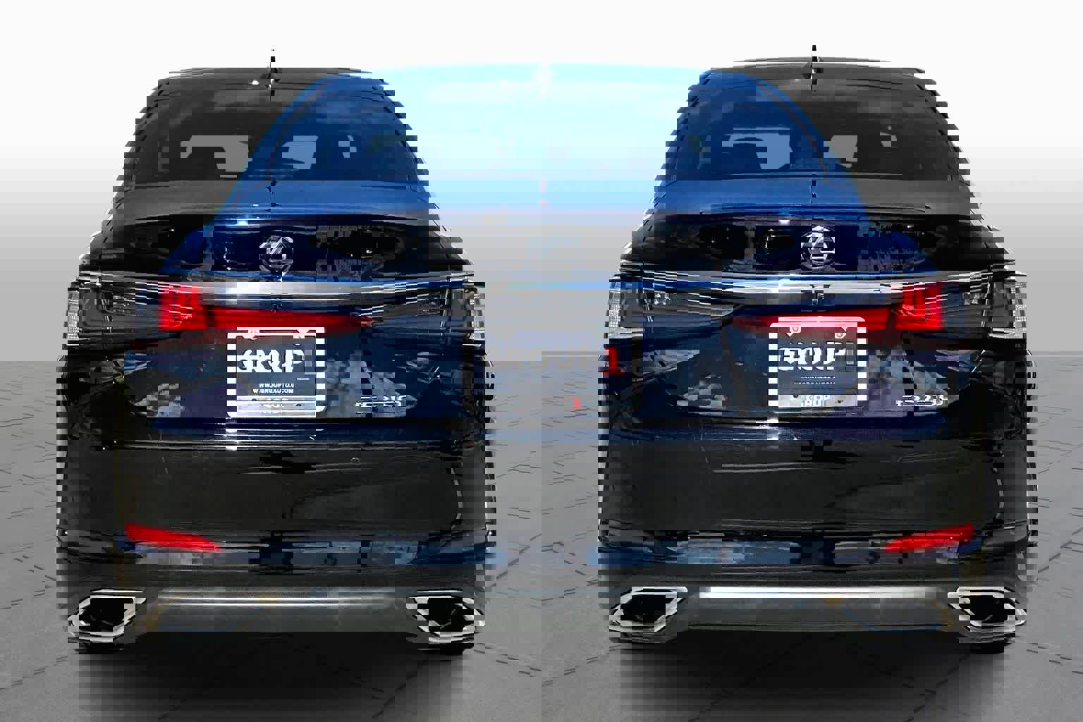 Used 2024 Lexus ES 350 Luxury w/ Technology Package image 5