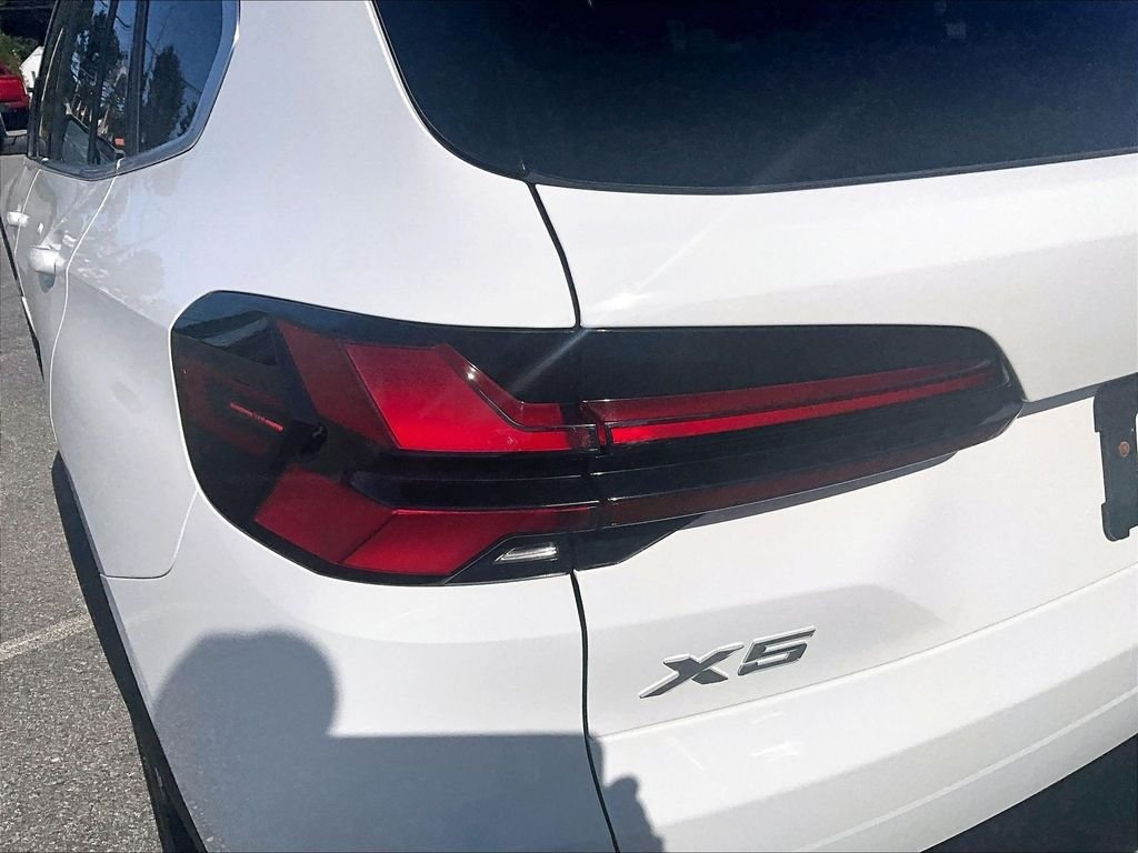 Used 2026 BMW X5 xDrive40i AWD/4WD image 34