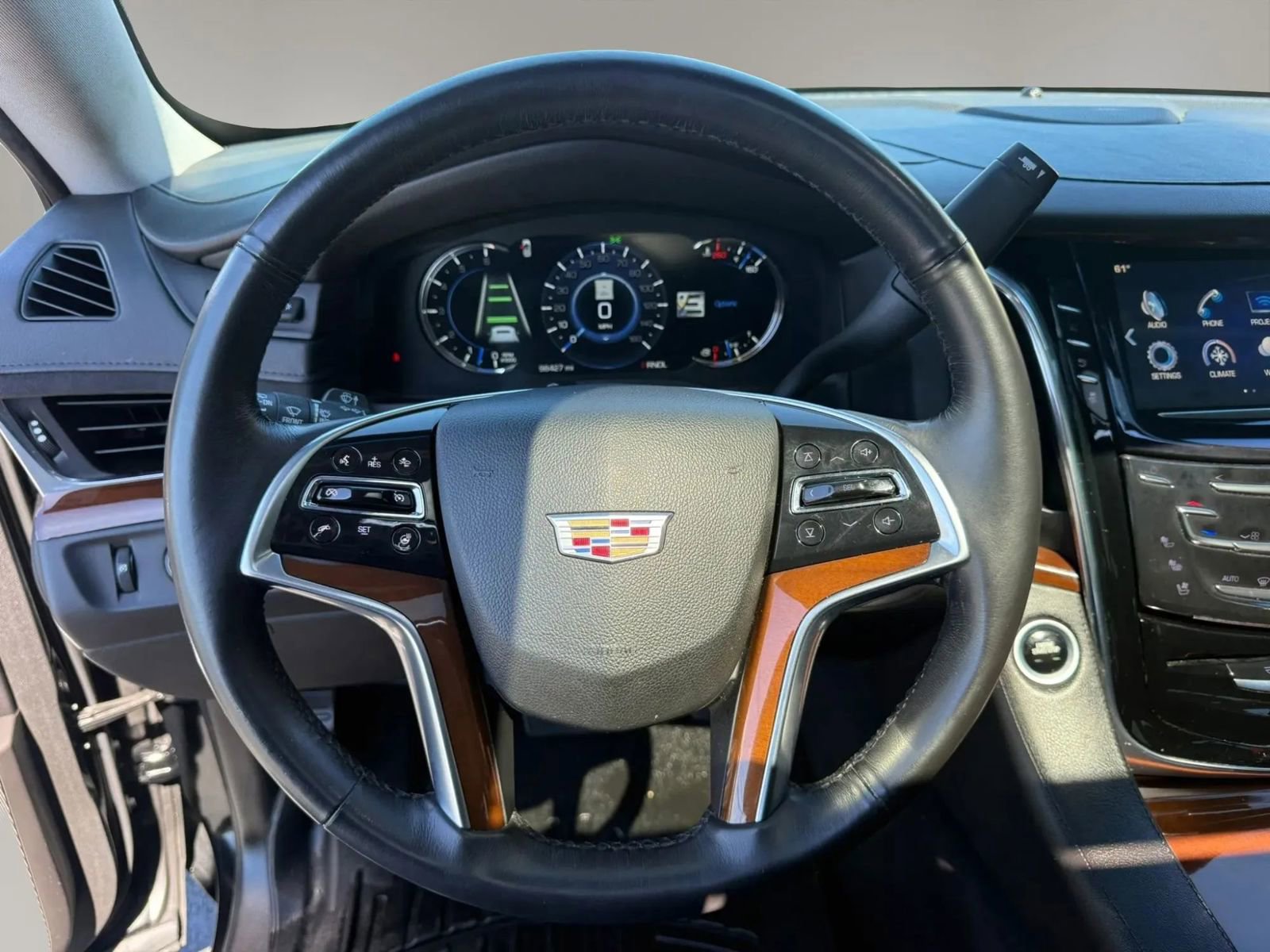 Used 2018 Cadillac Escalade Luxury AWD/4WD image 19