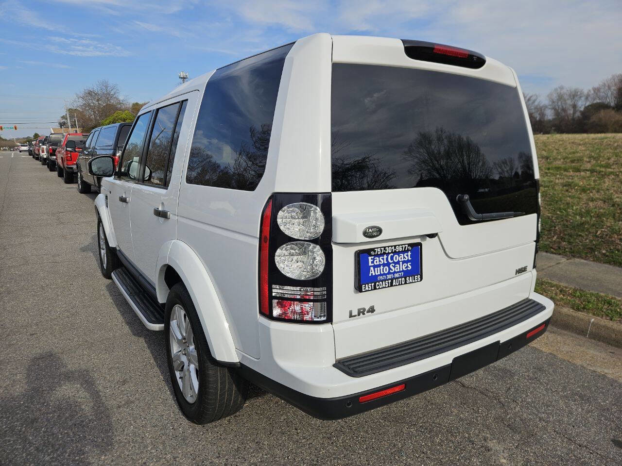 Used 2016 Land Rover LR4 HSE Silver Edition AWD/4WD image 4