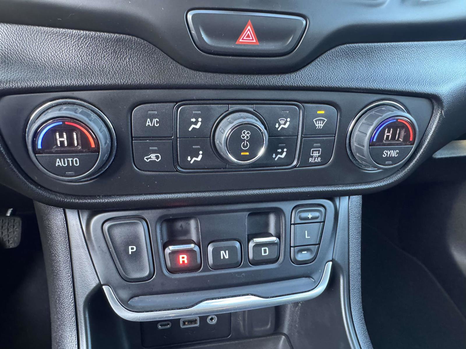 Used 2019 GMC Terrain SLE w/ Driver Convenience Package image 26