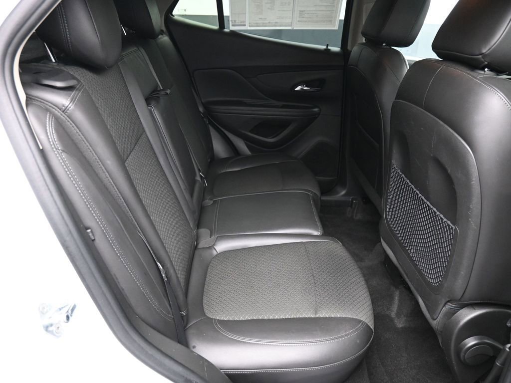 Used 2021 Buick Encore Preferred w/ Safety Package II image 23