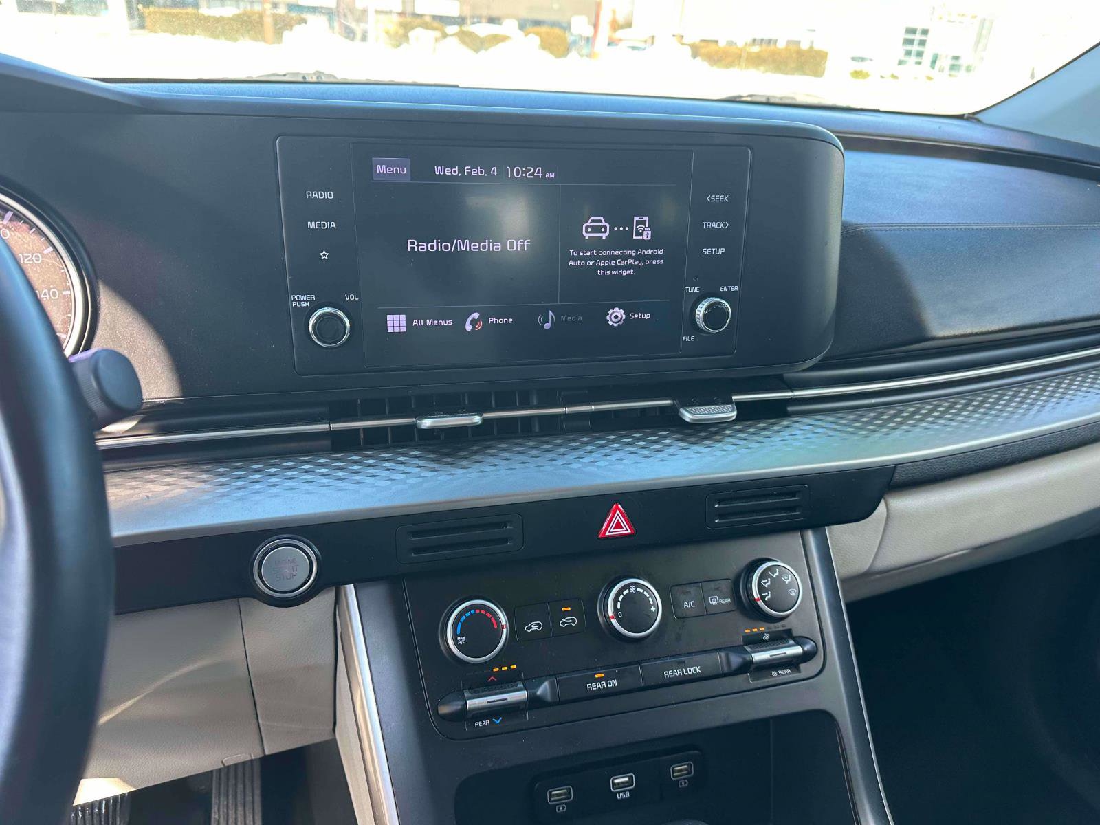 Used 2022 Kia Carnival LX image 28