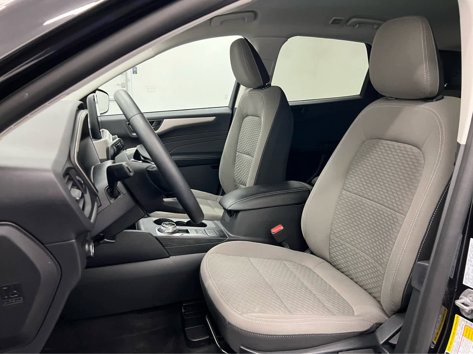 Used 2022 Ford Escape SE w/ Cold Weather Package image 15