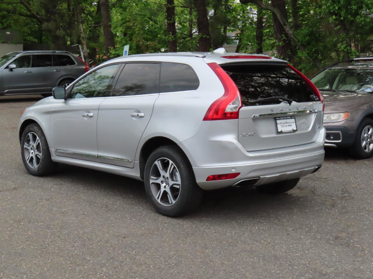 Used 2015 Volvo XC60 T6 AWD/4WD image 2