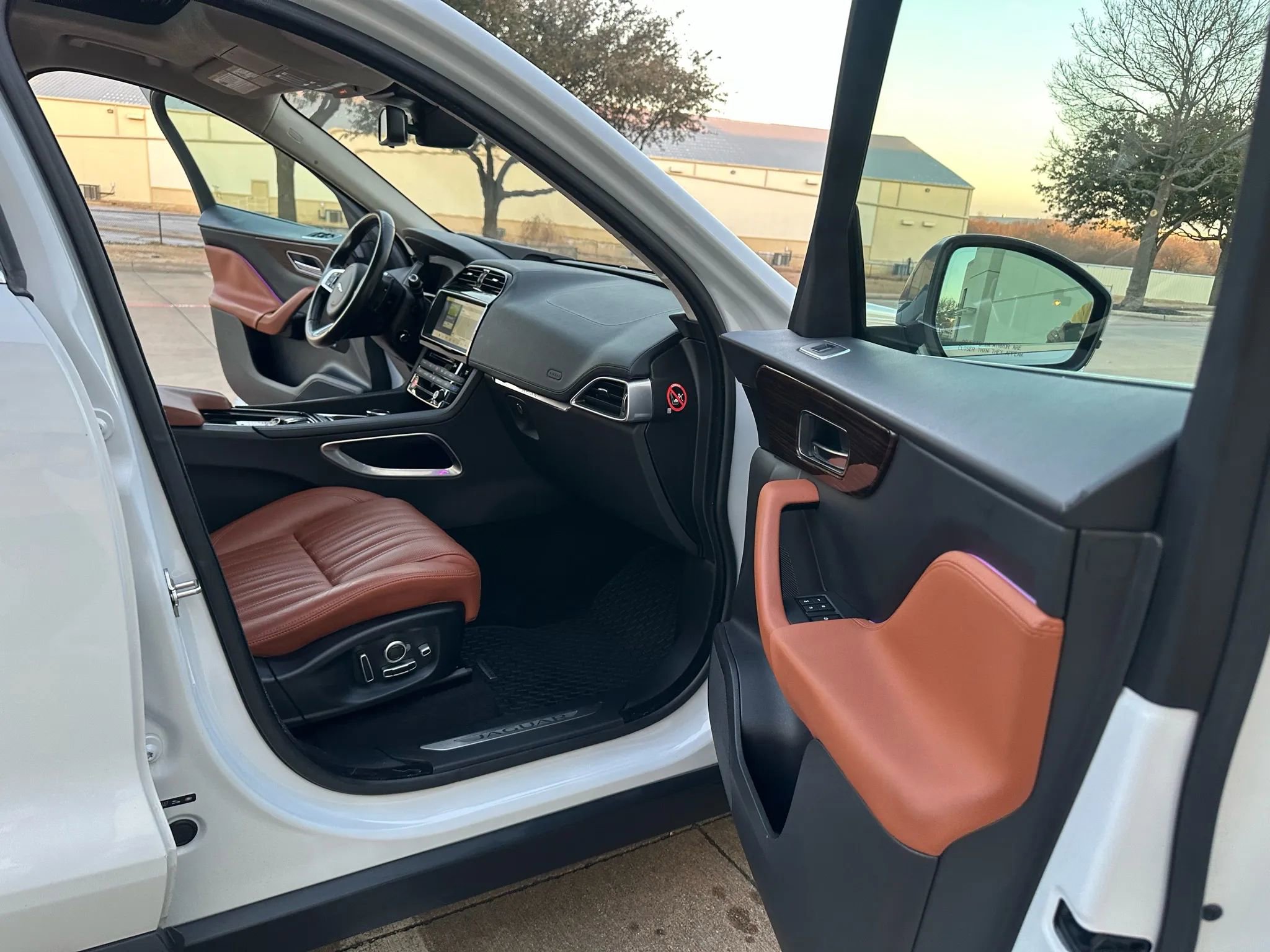 Used 2018 Jaguar F-PACE Portfolio image 26