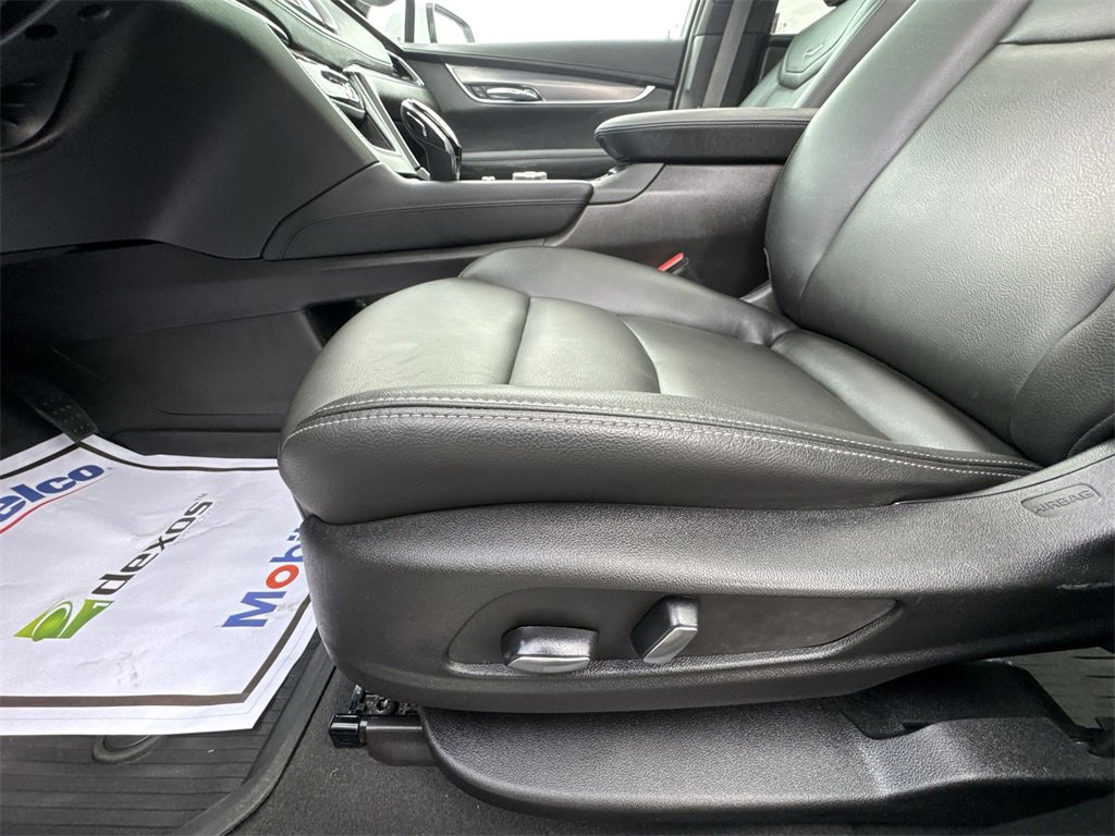 Used 2024 Cadillac XT6 Luxury w/ LPO, Floor Liner Package image 12