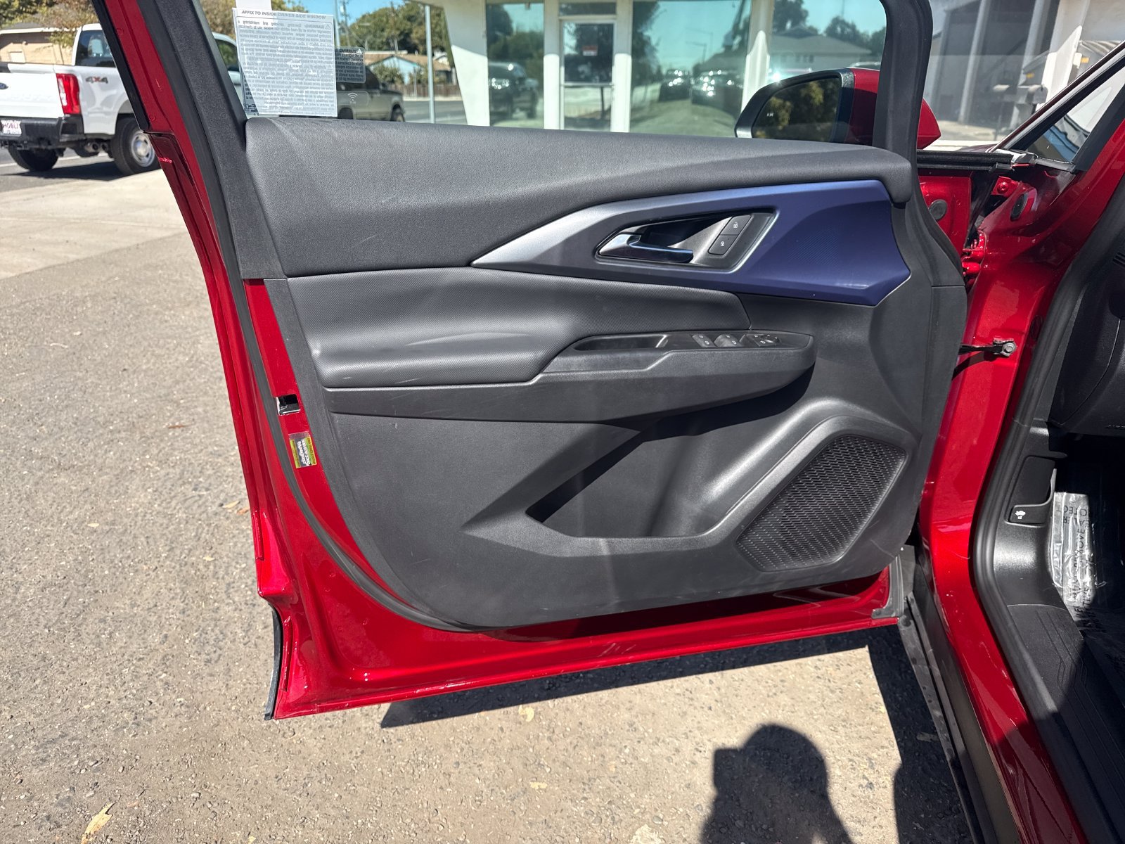 Used 2024 Chevrolet Equinox EV LT w/ LPO, Trailering Package FWD image 10