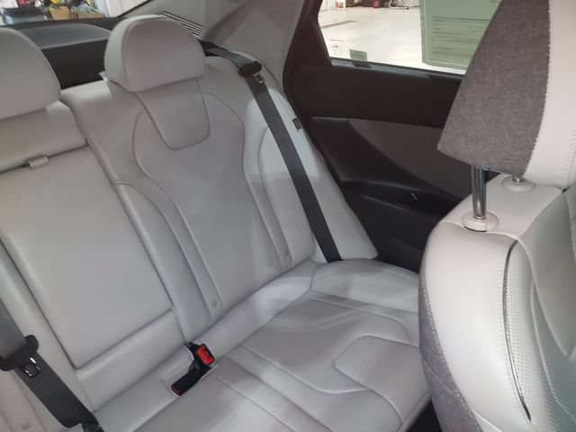 Used 2024 Hyundai Elantra Limited FWD image 14