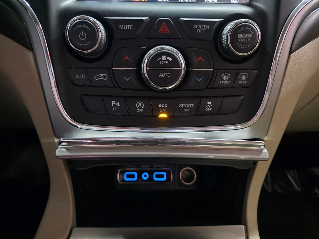 Used 2018 Jeep Grand Cherokee Laredo image 23