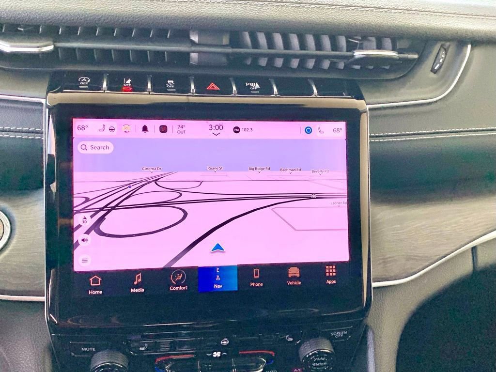 Used 2022 Jeep Grand Cherokee L Limited AWD/4WD image 40