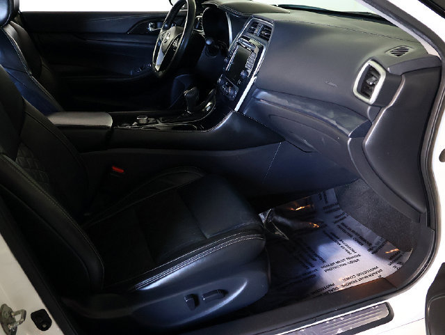 Used 2019 Nissan Maxima Platinum w/ Sport Mat Group FWD image 33