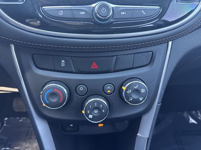 Certified 2022 Chevrolet Trax LT w/ LT Convenience Package image 12