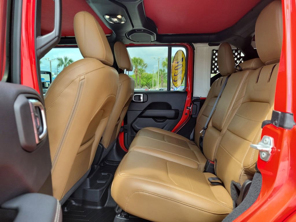 Used 2022 Jeep Wrangler Unlimited Sahara w/ Cold Weather Group image 15