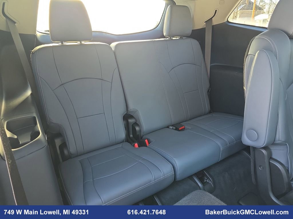 Used 2021 Buick Enclave Essence image 12