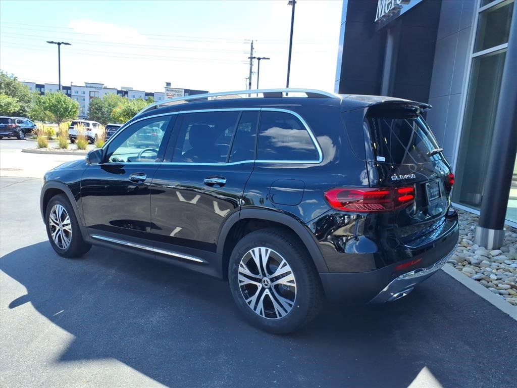 New 2025 Mercedes-Benz GLB 250 4MATIC image 4