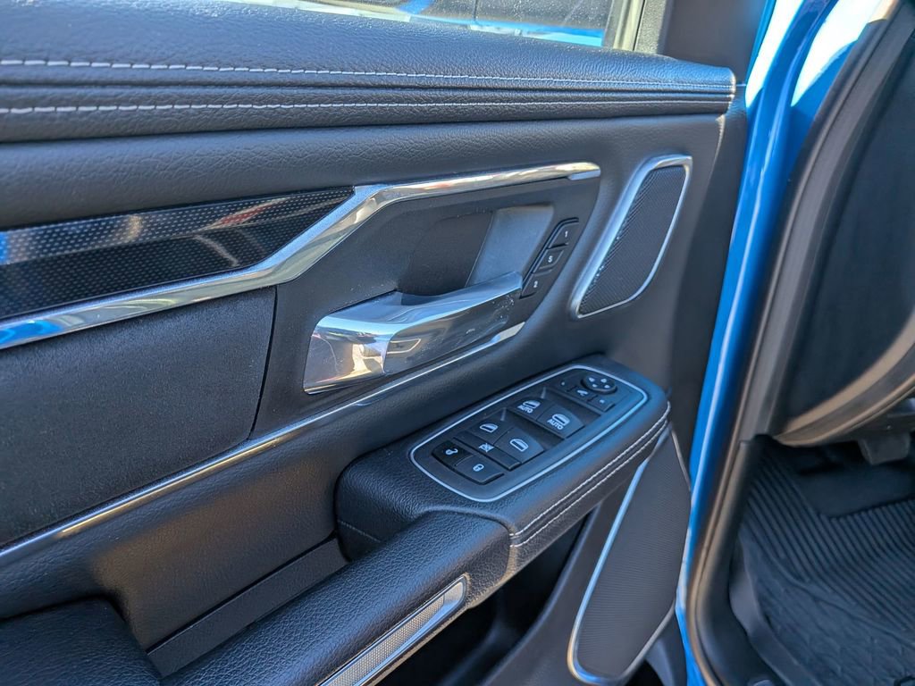 Used 2022 RAM 1500 Laramie AWD/4WD image 9