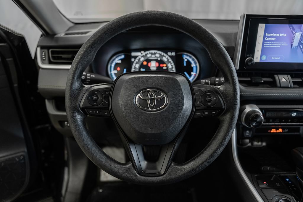 Used 2025 Toyota RAV4 XLE image 25