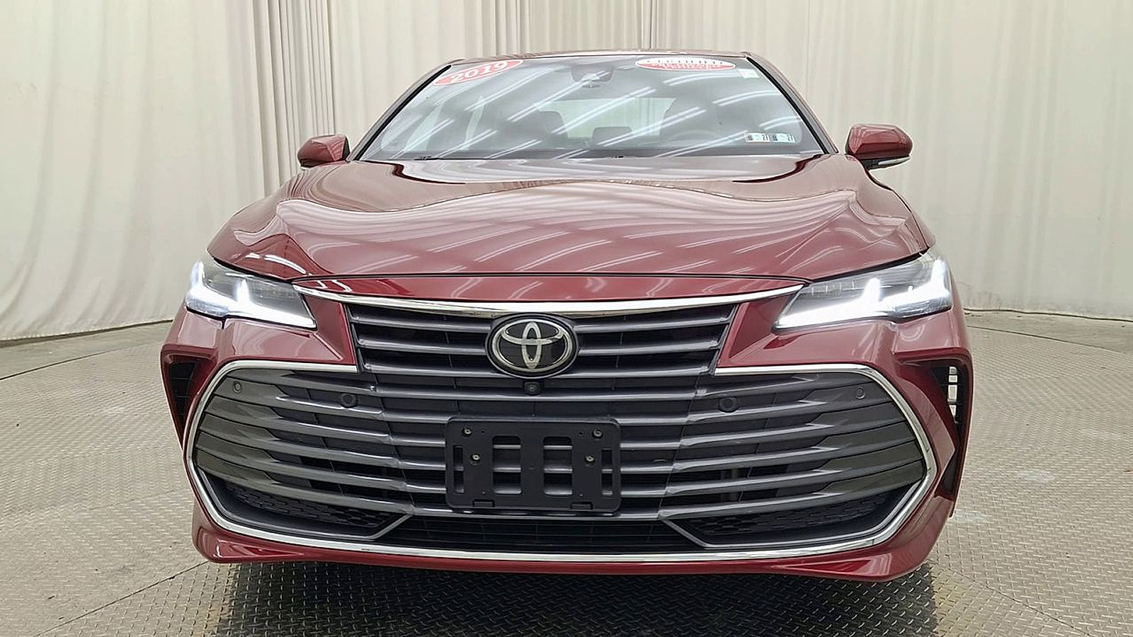 Certified 2019 Toyota Avalon Limited w/ Advanced Safety Package FWD image 10
