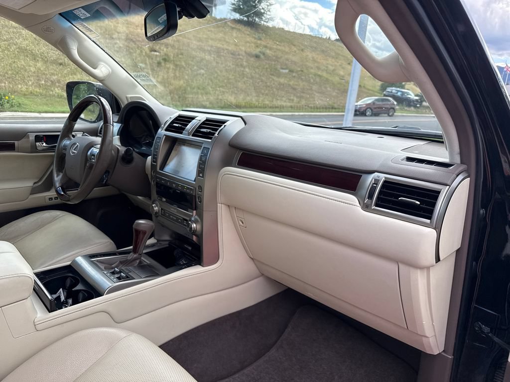 Used 2019 Lexus GX 460 Premium w/ Premium Package AWD/4WD image 34
