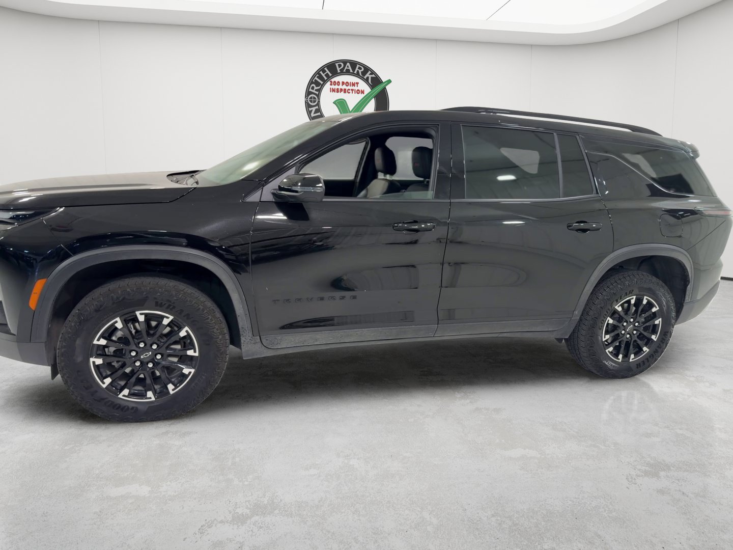 Used 2026 Chevrolet Traverse Z71 AWD/4WD image 2