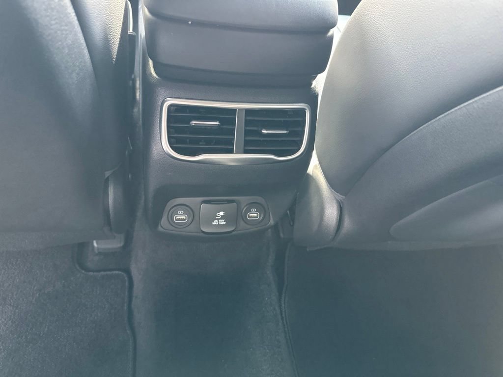 Used 2021 Hyundai Santa Fe Limited FWD image 16